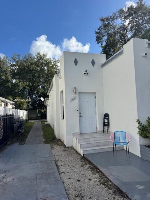 Foto principal - 7537 NW 3rd Ave