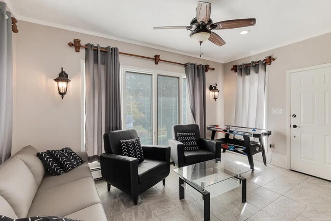 Building Photo - 62 Montebello Commons Dr