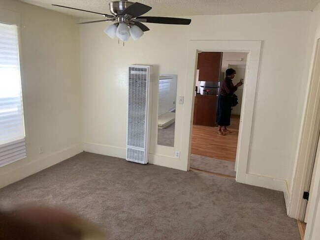 Building Photo - Cozy 3 Bedroom Home with Spacious Yard in ...