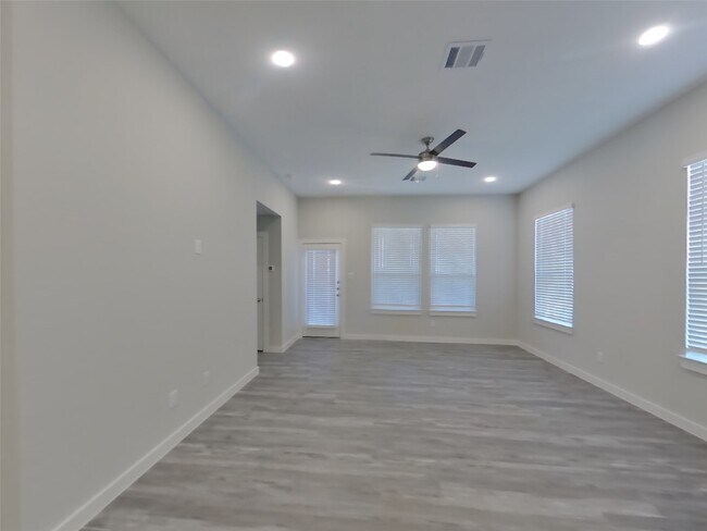 Building Photo - 22749 Terrazzo Dr