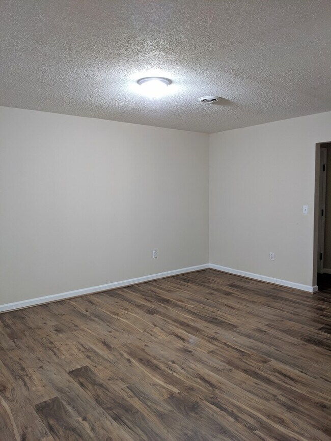Building Photo - Black Mountain Apartment