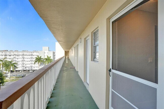 Foto del edificio - 1001 NE 14th Ave