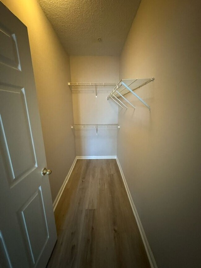 Foto del edificio - Condo for rent in Windsor Mill!