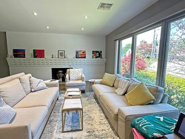 Building Photo - 6 Brownson Terrace