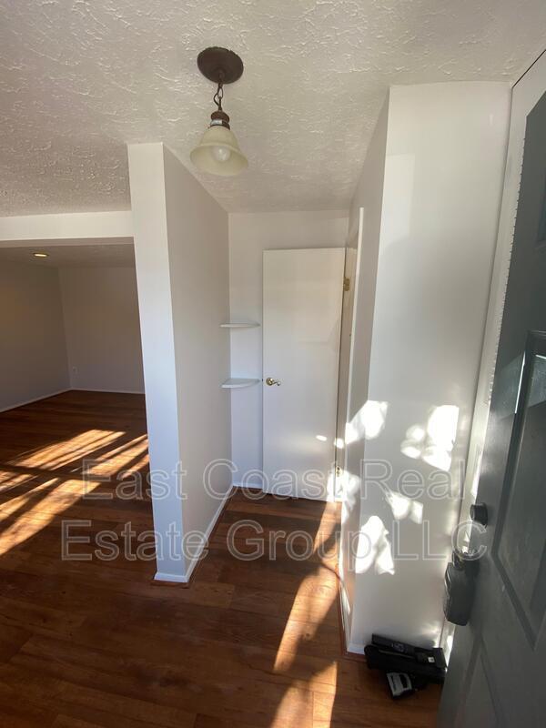 Building Photo - 6806 Yellow Sheave Ct