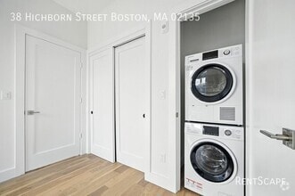 Building Photo - 38 Hichborn St