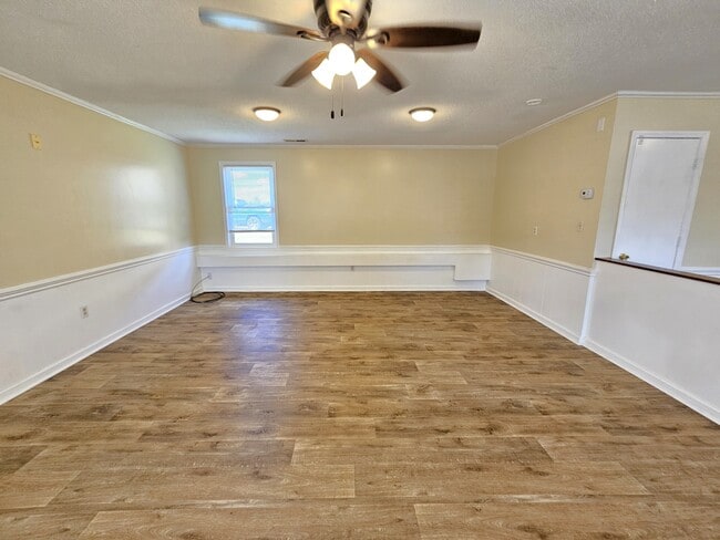 Building Photo - 1198 Holly Springs Rd