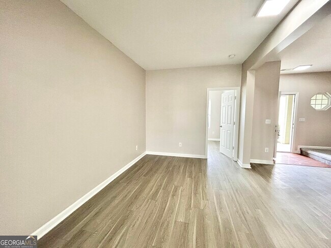 Foto del edificio - 1017 Wheel House Ln