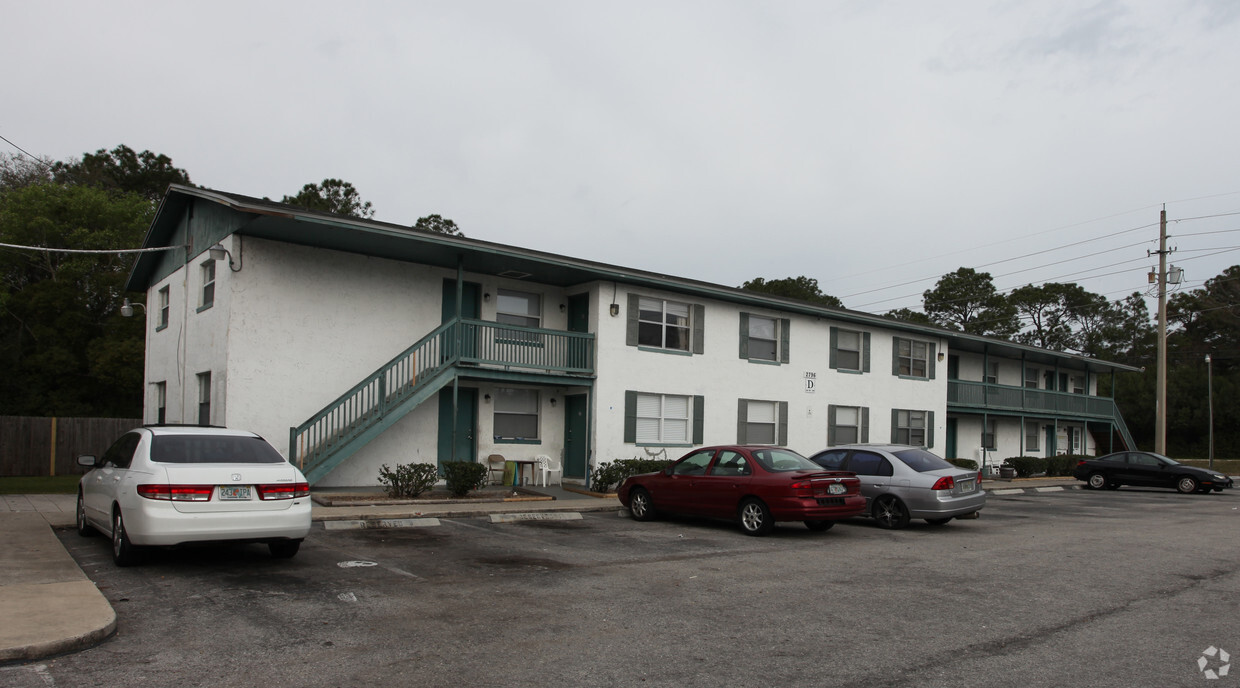 Merrill Oaks Apartaments - Merrill Oaks Apartments