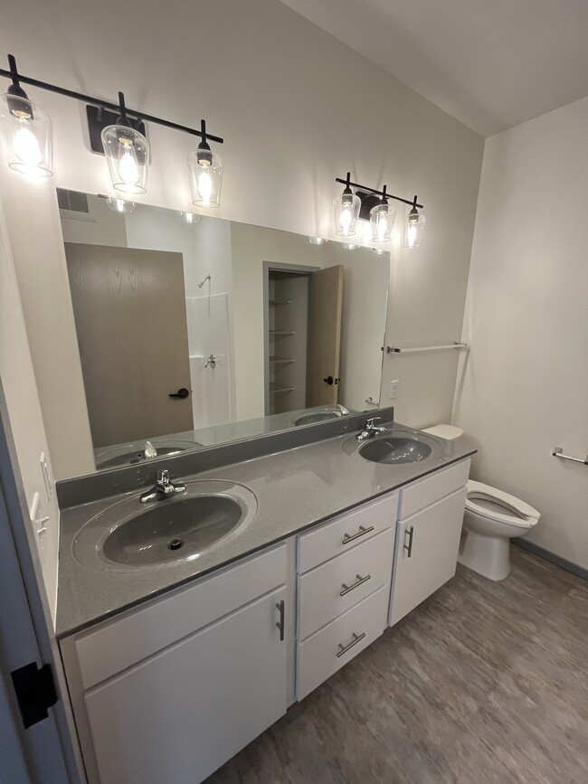 Double vanity - RoK Lofts