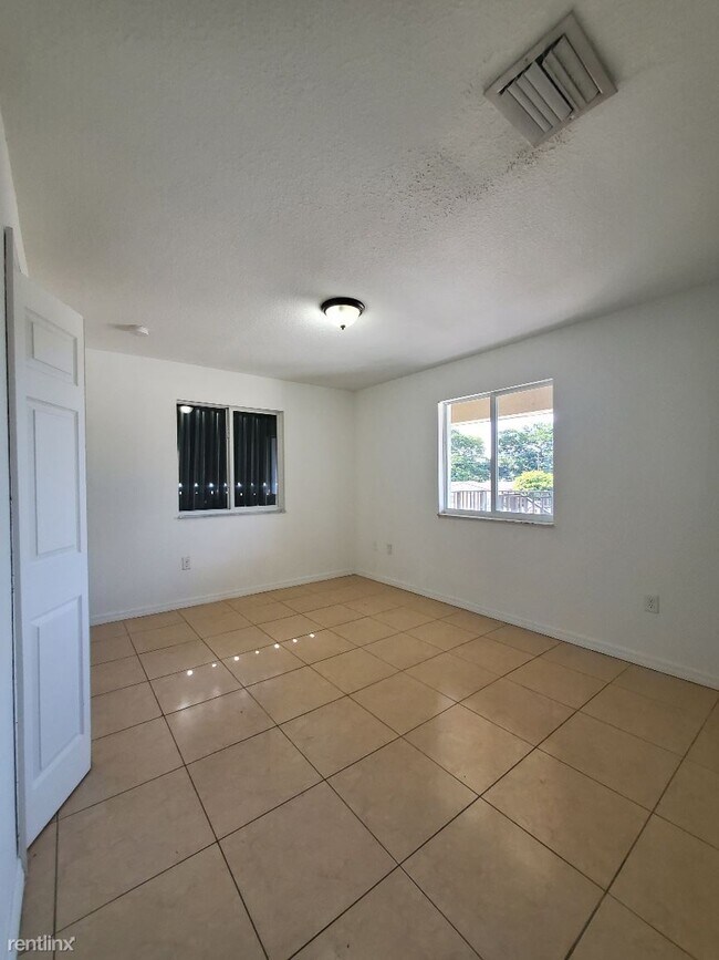 Foto del edificio - 5 br, 2 bath House - 2760 NW 56th St Prime...