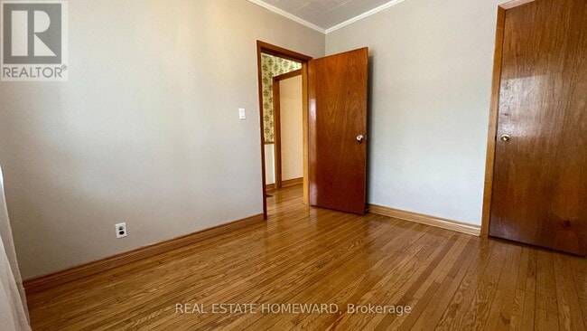 Photo du bâtiment - 92 Barker Ave