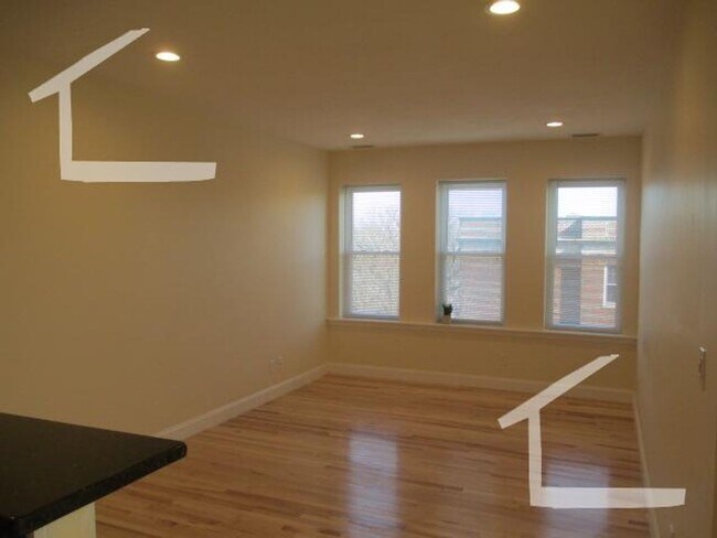 Building Photo - Huge, updated, sunny 5 bed in Coolidge Corner for 9/1!
