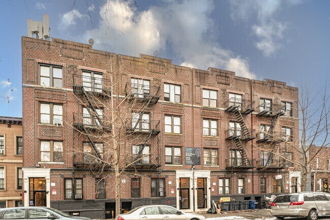 Building Photo - 242-248 Bainbridge St