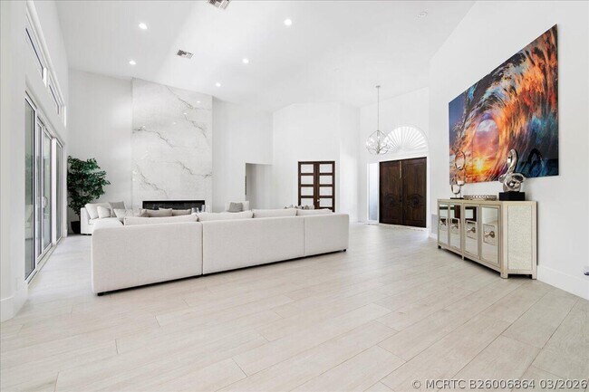 Foto del edificio - 2313 Golf Brook Dr