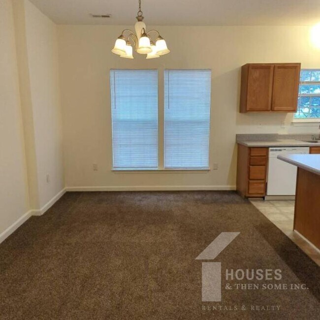 Foto del edificio - 304 Canewood Pl