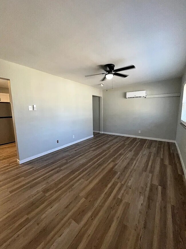 Foto del edificio - 3333 Lawn Ave