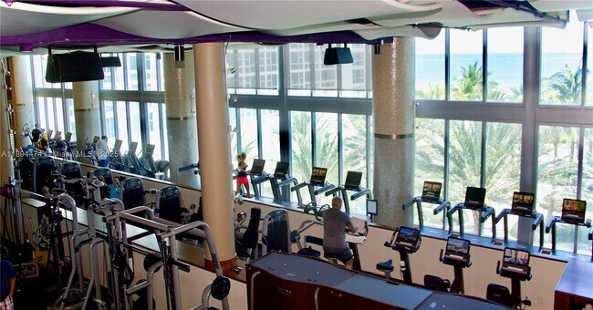 Foto del edificio - 6899 Collins Ave