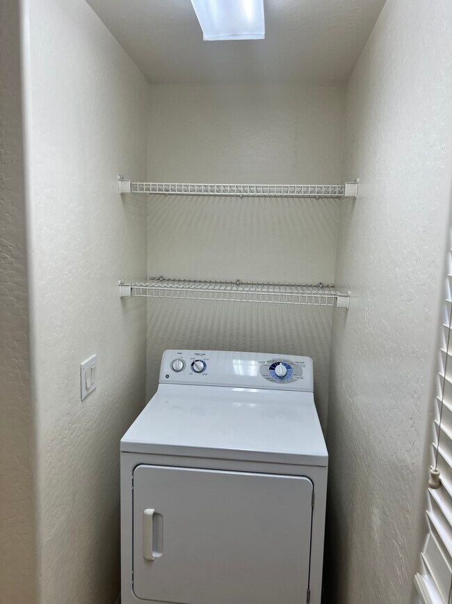 Foto del edificio - 14072 W Country Gables Dr