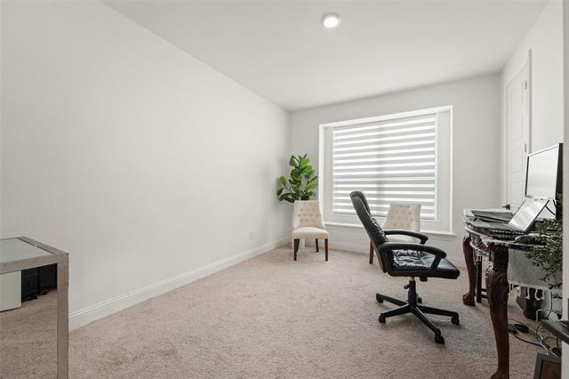 Building Photo - 2820 Shadybrook Dr