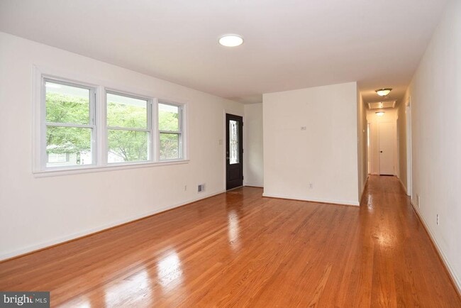 Building Photo - 3865 N Upland St