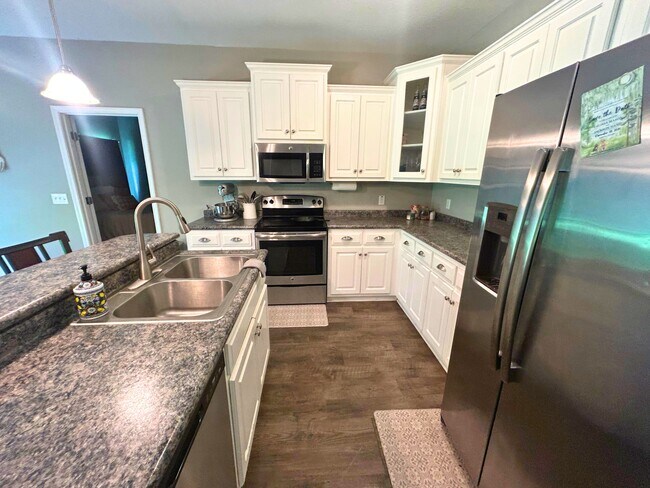 Foto del edificio - 425 Serenity Ave