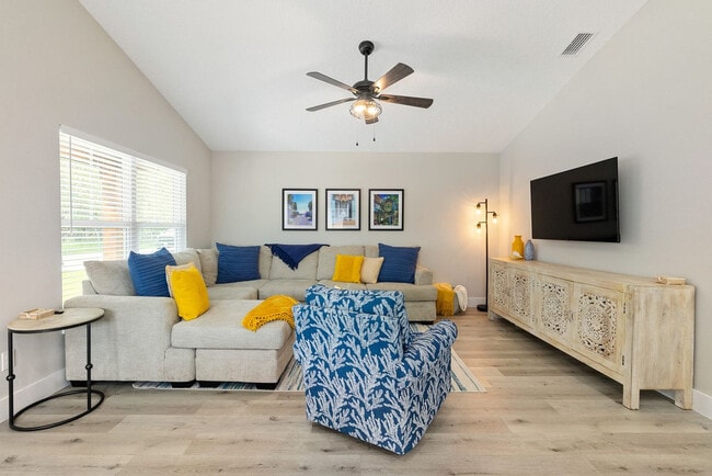 Building Photo - 1004 Josiah St