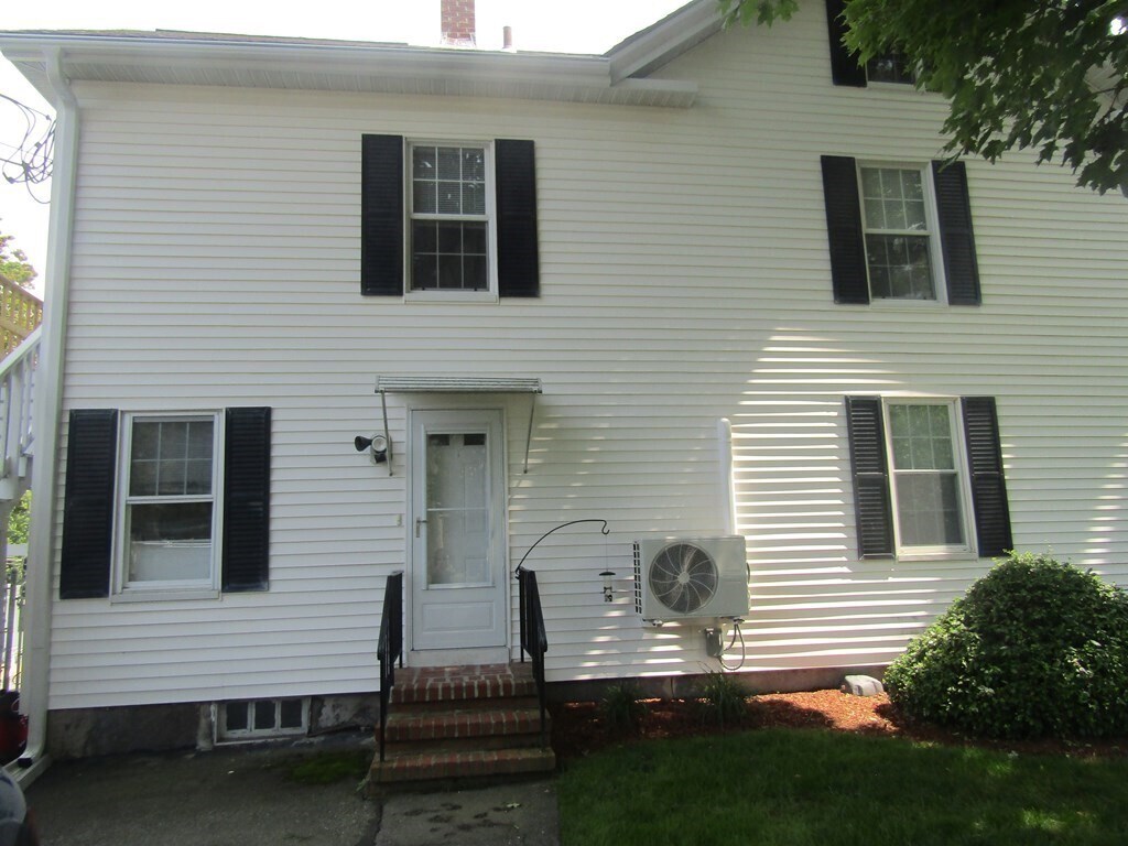 Primary Photo - 17 Oak St