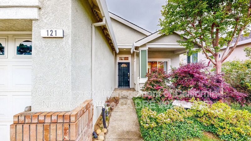 Foto principal - 121 Porterfield Creek Dr