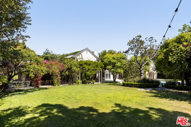 Building Photo - 821 Whittier Dr