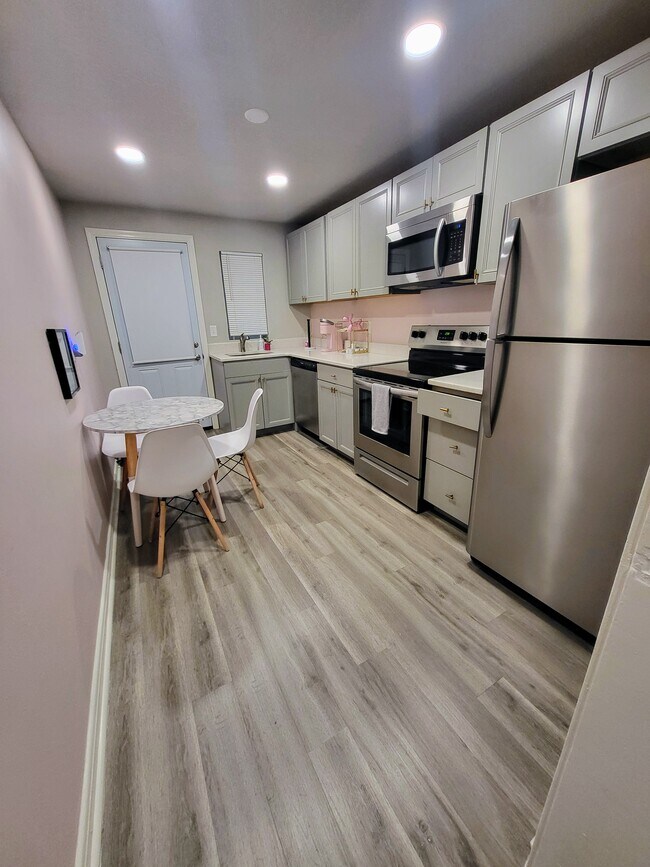 Building Photo - 3520 Post St