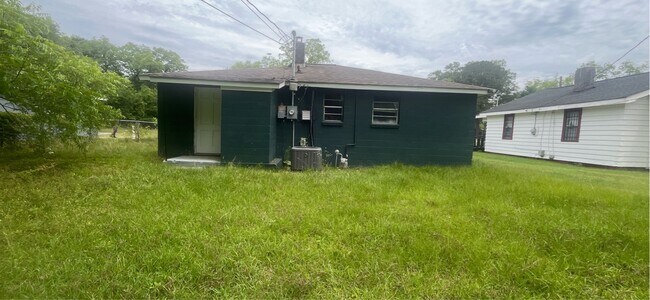 Foto del edificio - 1418 E Roosevelt Ave
