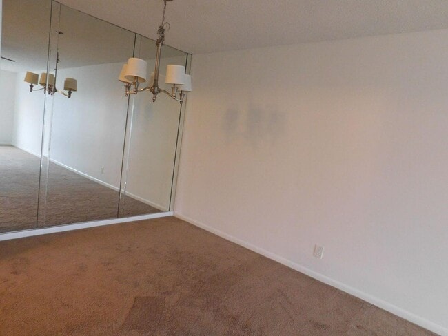 Building Photo - 125 Shore Ct