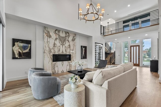 Foto del edificio - 6411 Royal Ln