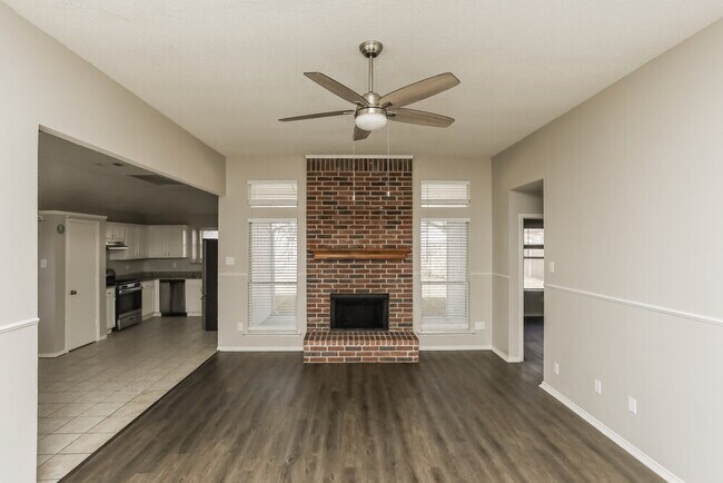 Foto del edificio - 317 Glen Meadow Dr