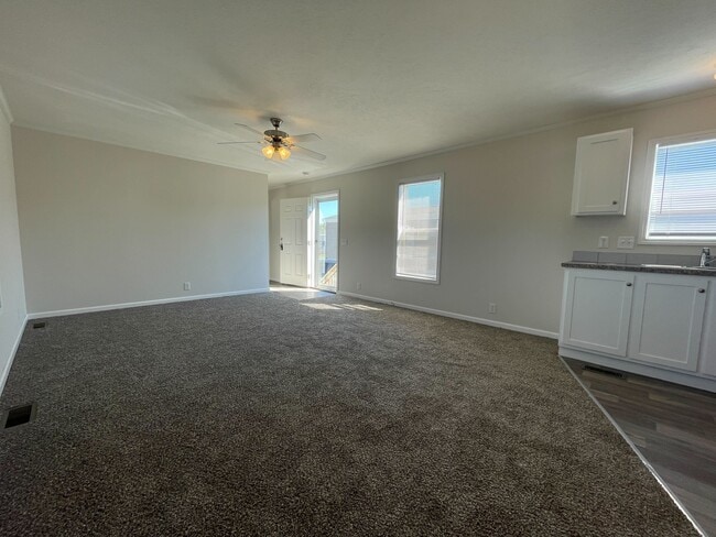 Building Photo - 38044 Johannes Dr