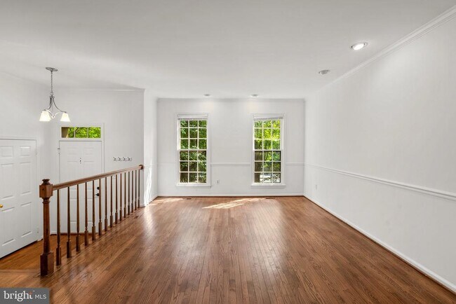 Building Photo - 11017 Cedarwood Dr