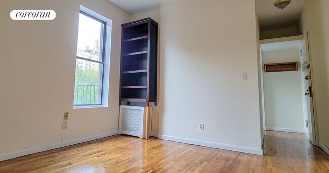 Foto del edificio - 172 W 77th St