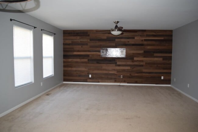 Foto del edificio - 8549 Hawthorn Hill