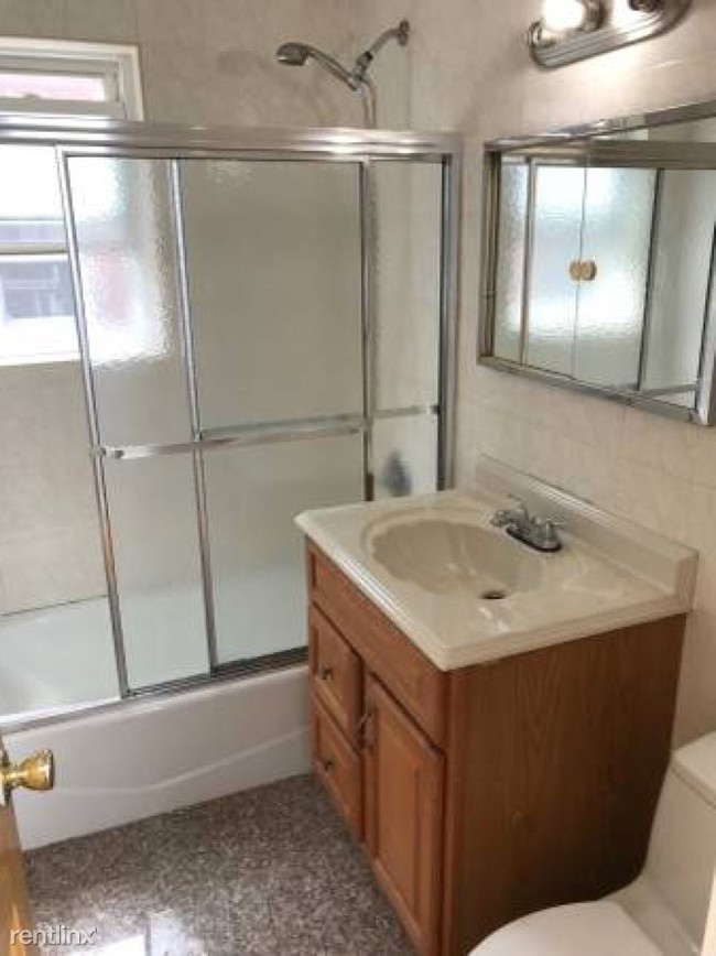Building Photo - Studio, 1 bath  - 337 Huntington Ave 8-7