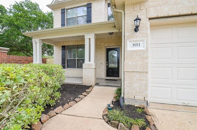 Foto del edificio - 3911 Fallsbrook Ct