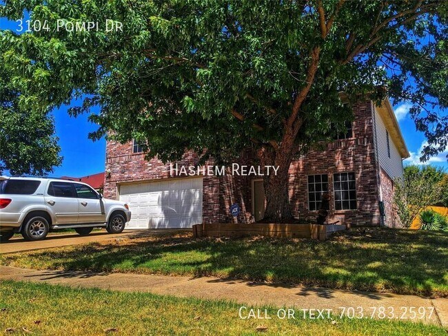 Building Photo - Spacious 5 Bedroom Single Family Home Read...