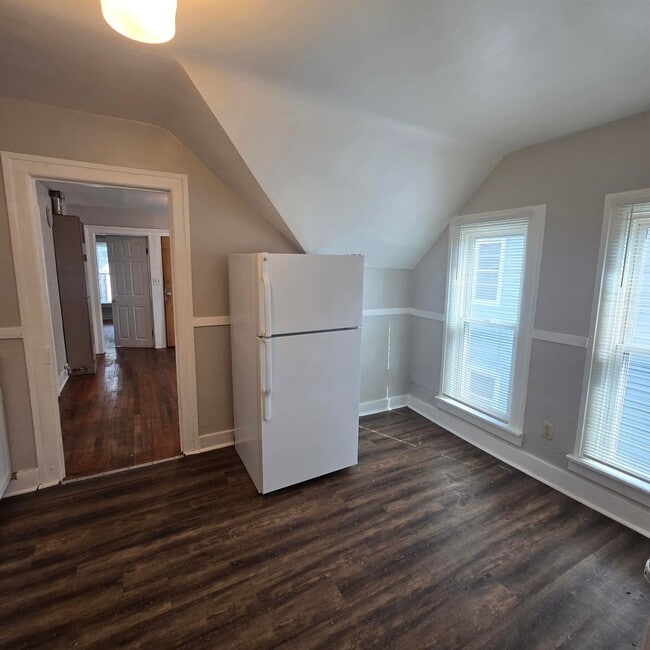Foto del edificio - 919 Davis Ave NW