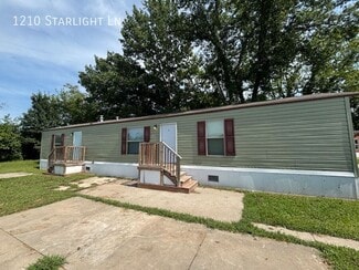 Building Photo - 1210 NW Starlight Cir