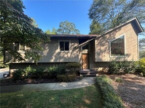 Building Photo - 1179 Justice Dr