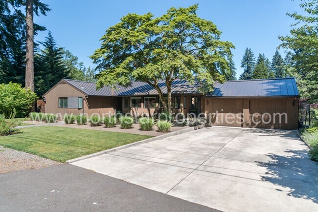Building Photo - Perfectly located Lake Oswego Mid-century ...