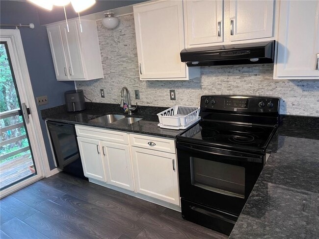 Building Photo - 206 Arthurs Way