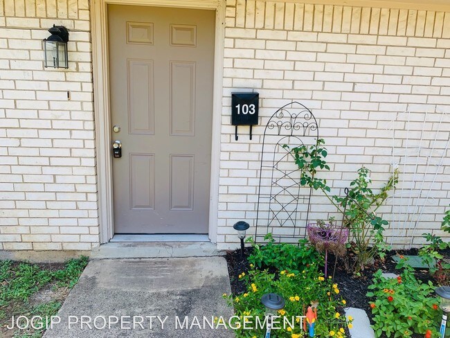 Foto del edificio - 109 Highland Park Ct