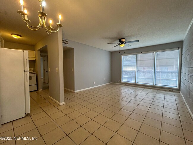 Building Photo - 1124 Woodruff Ave