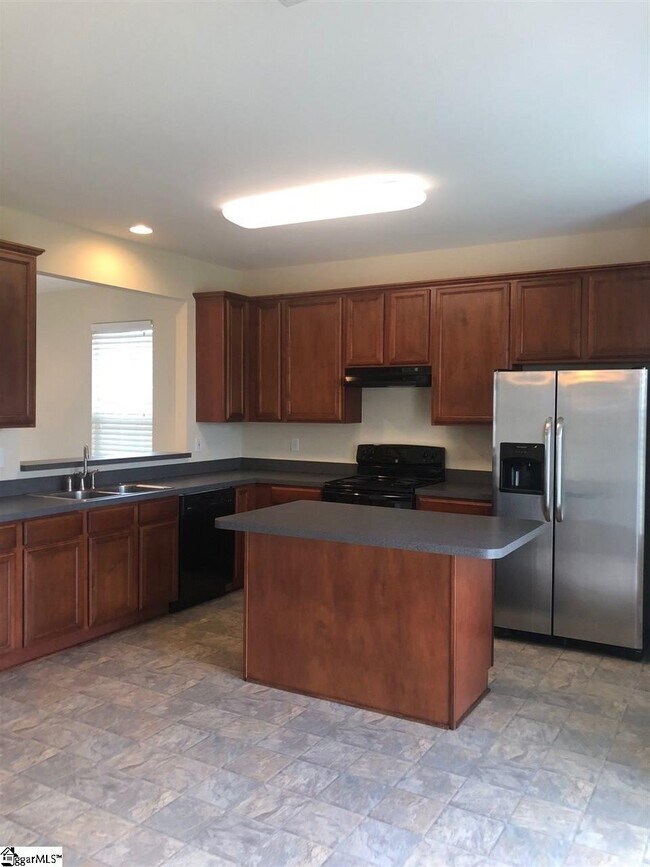 Building Photo - 210 Elise Dr